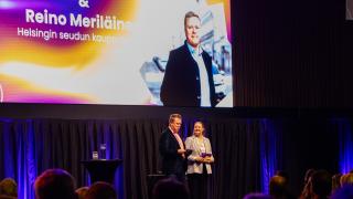 Vantaan 50. elinkeinopäivä kuvassa juontajat Reino Meriläinen ja Viivi Raitio