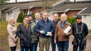 Kuvassa vasemmalta Inga Ehder-Gahm (VTT), Sami Jokelainen (Business Vantaa), Jan Nyman (Cervi), Markus Mäkinen (Velco), Aki Pohjalainen (Entos), Jari Erkkilä (Tamlink), Peter Schlauf (Velco) ja Janne Ilvonen (Cervi).